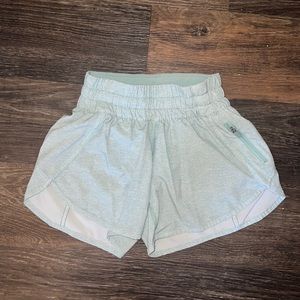 Lululemon Tracker Low-Rise Lined Short 4”